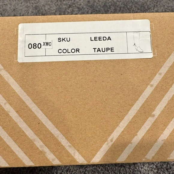 Journee Women's Taupe Wide Calf Knee-High Boots Size 8 EUC - Picture 16 of 16